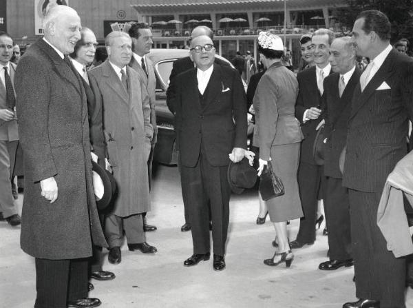 Fiera di Milano - Campionaria 1955 - Visita del ministro greco Leone Maccas