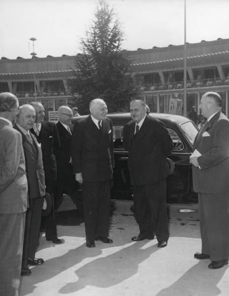 Fiera di Milano - Campionaria 1955 - Visita dell'ambasciatore tedesco Clemens von Brentano