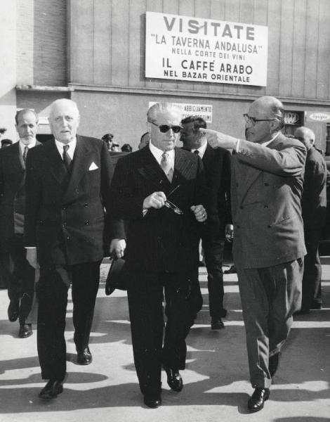 Fiera di Milano - Campionaria 1955 - Visita del presidente della Camera dei deputati Giovanni Gronchi