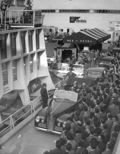 Fiera di Milano - Campionaria 1955 - Visita del presidente della Camera dei deputati Giovanni Gronchi