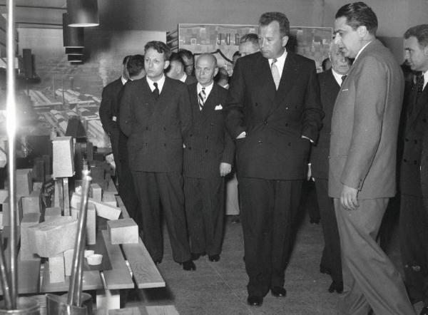 Fiera di Milano - Campionaria 1955 - Visita del vicepresidente del Consiglio jugoslavo Svetosar Vukmanovic