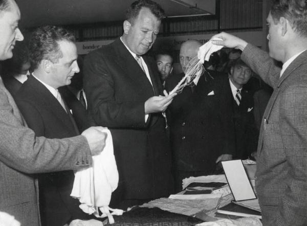 Fiera di Milano - Campionaria 1955 - Visita del vicepresidente del Consiglio jugoslavo Svetosar Vukmanovic