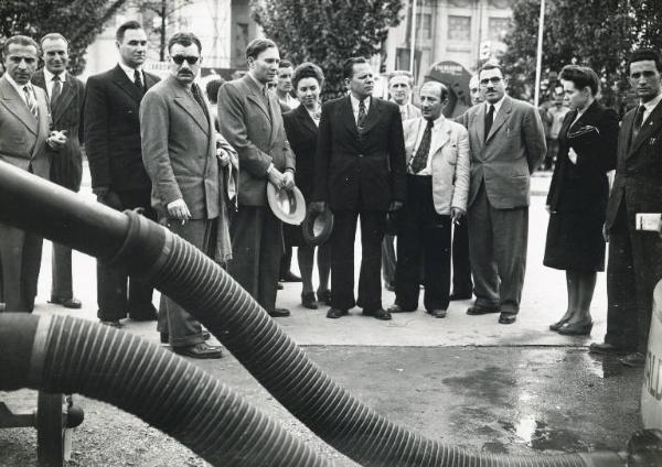 Fiera di Milano - Campionaria 1948 - Visita di una missione dell'Unione sovietica