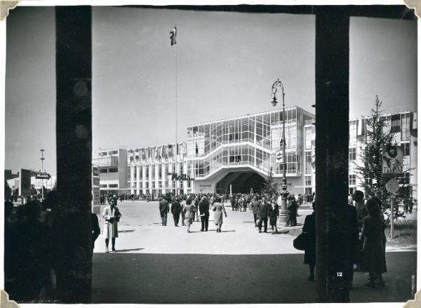 Fiera di Milano - Campionaria 1948 - Palazzo delle nazioni - Veduta esterna