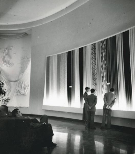 Fiera di Milano - Campionaria 1948 - Padiglione del Gruppo Montecatini - Sala della Rhodiaceta