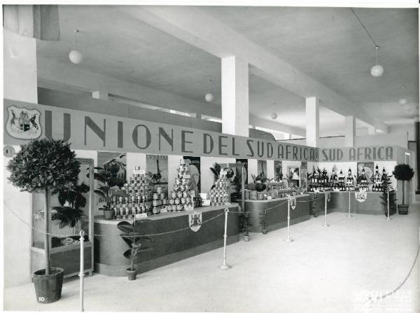 Fiera di Milano - Campionaria 1948 - Palazzo delle nazioni - Mostra ufficiale dell'Unione del Sud Africa