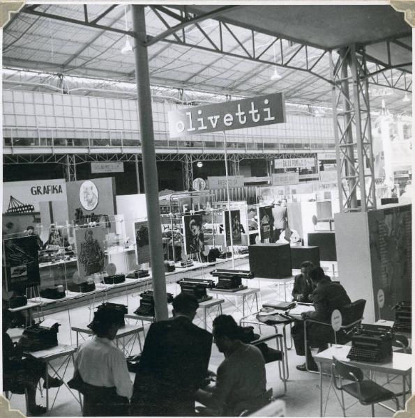 Fiera di Milano - Campionaria 1948 - Padiglione delle forniture d'ufficio - Interno