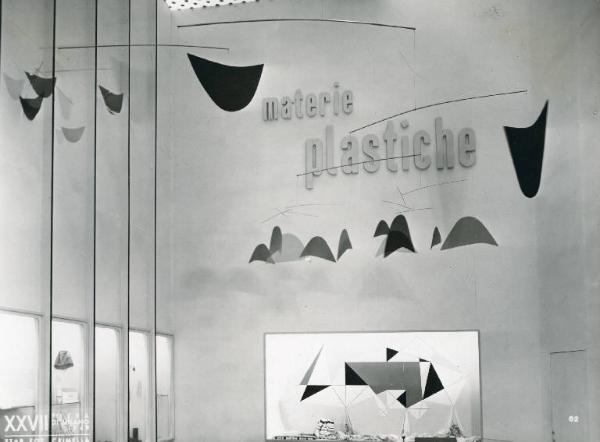 Fiera di Milano - Campionaria 1949 - Padiglione del Gruppo Montecatini - Sala delle materie plastiche