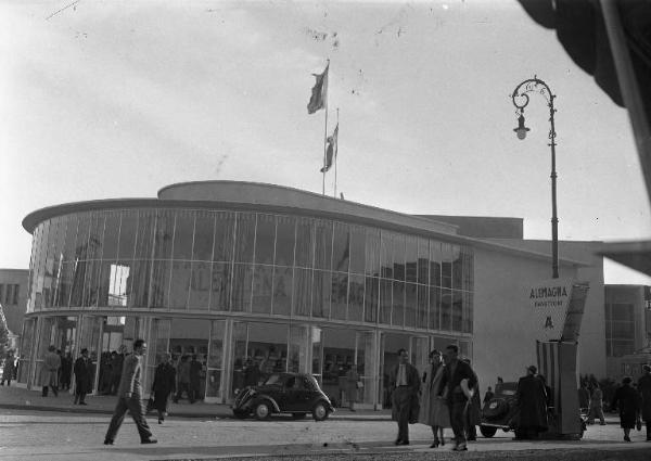 Fiera di Milano - Campionaria 1949 - Padiglione ERP - Esterno