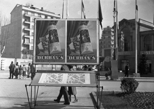 Fiera di Milano - Campionaria 1949 - Cartellone pubblicitario Durban's