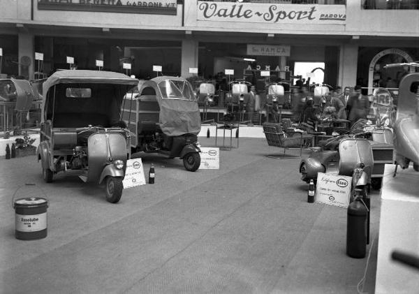 Fiera di Milano - Campionaria 1949 - Padiglione 31 - Stand Piaggio