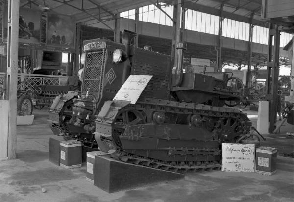 Fiera di Milano - Campionaria 1949 - Tettoia Macchine Agricole - Trattore Breda