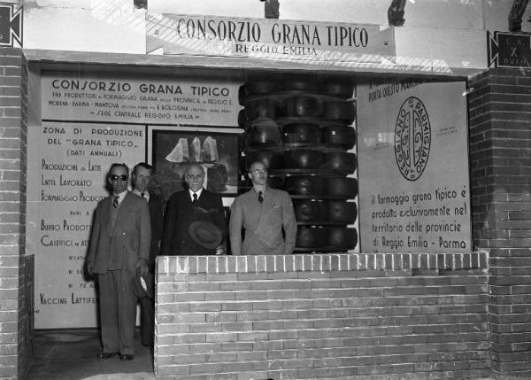 Fiera di Milano - Campionaria 1949 - Padiglione 5 - Stand Consorzio Grana Tipico