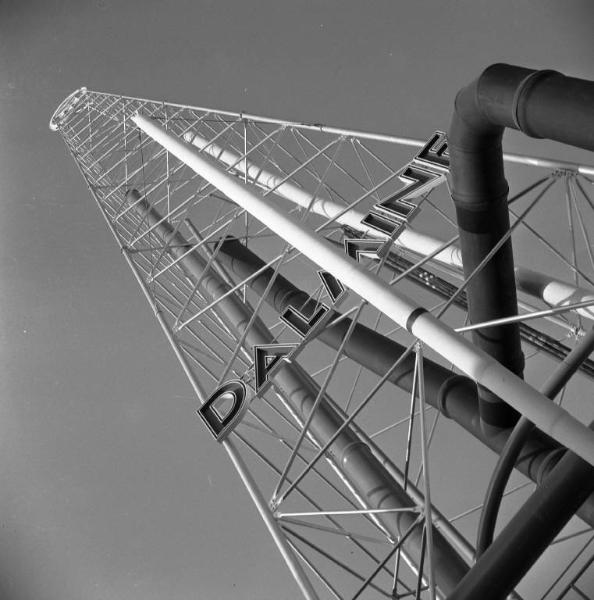 Fiera di Milano - Campionaria 1951 - Area espositiva Dalmine - Torre metallica - Tubi in acciaio