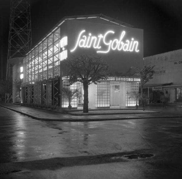 Fiera di Milano - Campionaria 1951 - Stand Saint Gobain - Insegna luminosa