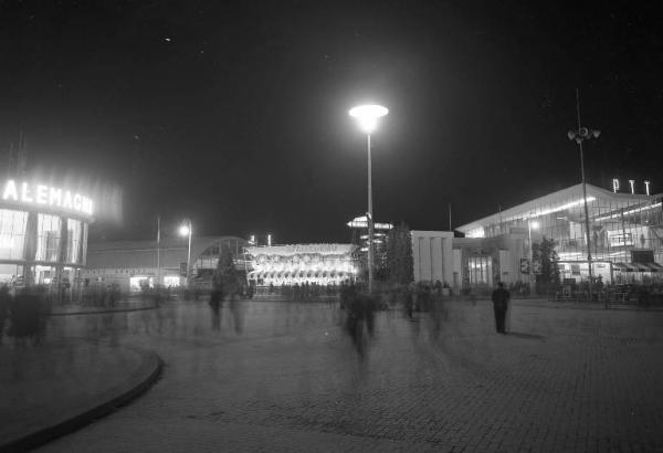 Fiera di Milano - Campionaria 1953 - Largo delle nazioni