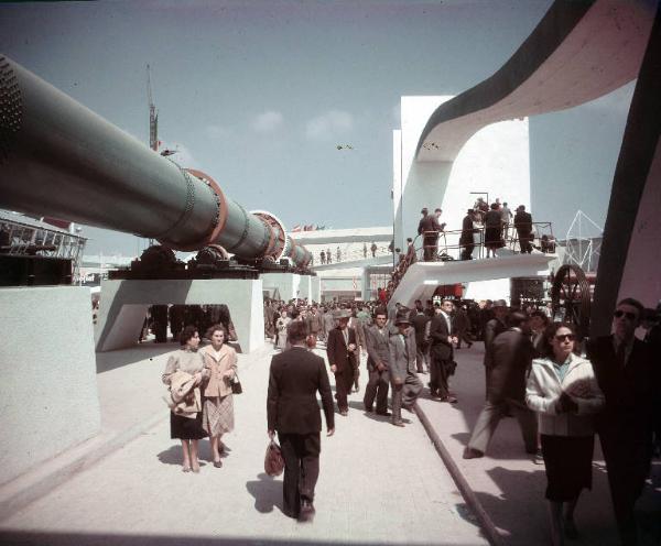 Fiera di Milano - Campionaria 1951 - Area espositiva Breda - Visitatori