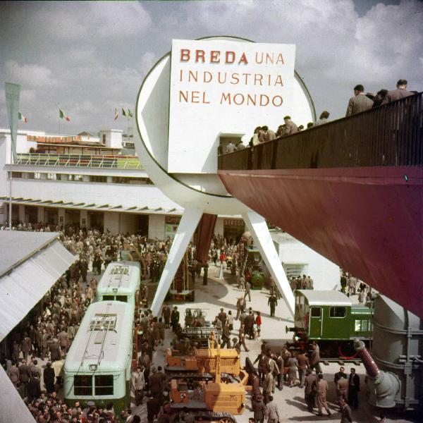 Fiera di Milano - Campionaria 1953 - Area espositiva Breda - Visitatori