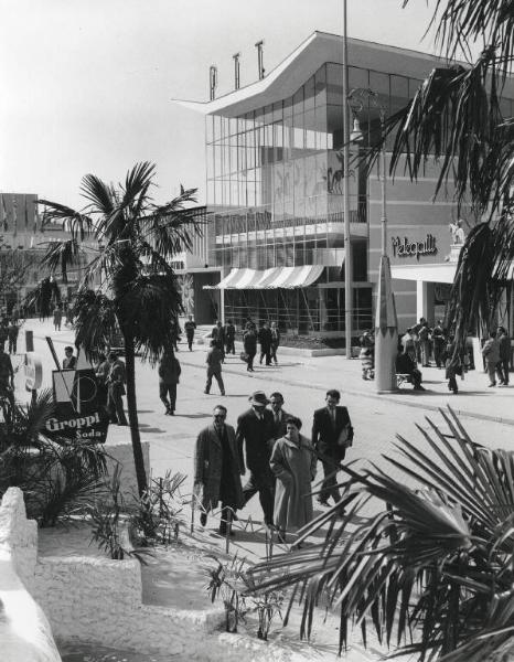 Fiera di Milano - Campionaria 1955 - Padiglione delle PTT (Poste telefoni telegrafi) - Veduta esterna