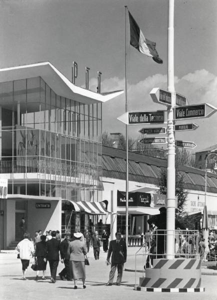 Fiera di Milano - Campionaria 1955 - Padiglione delle PTT (Poste telefoni telegrafi) - Veduta esterna