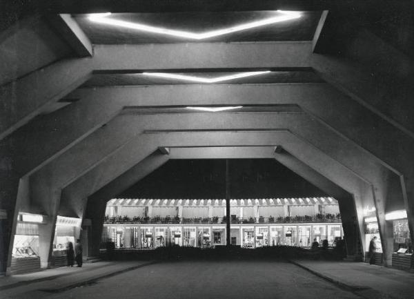 Fiera di Milano - Campionaria 1955 - Sottopasso palazzo delle nazioni