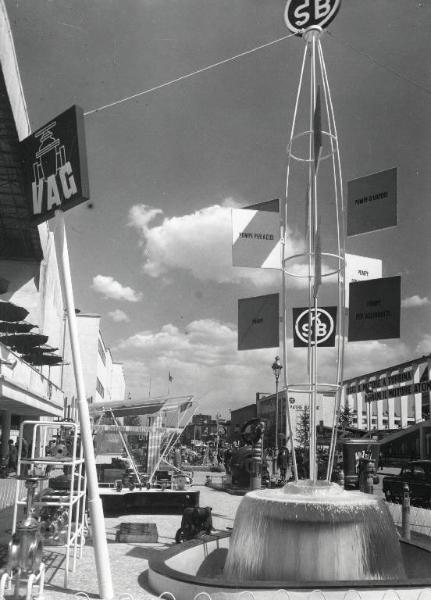 Fiera di Milano - Campionaria 1955 - Installazione pubblicitaria della KSB