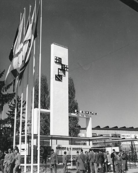 Fiera di Milano - Campionaria 1955 - Padiglione del Gruppo Finmare - Veduta esterna