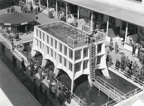 Fiera di Milano - Campionaria 1955 - Piscina per immersioni