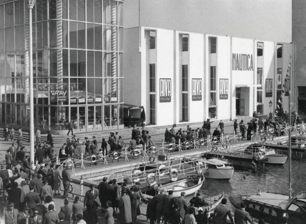 Fiera di Milano - Campionaria 1955 - Piazzale Milano - Darsena per il Salone della nautica