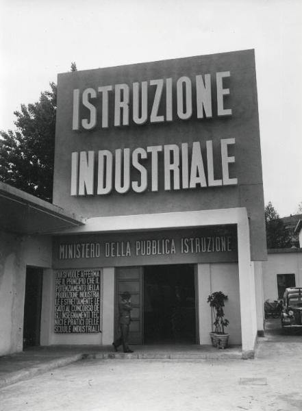 Fiera di Milano - Campionaria 1955 - Mostra dell'istruzione industriale