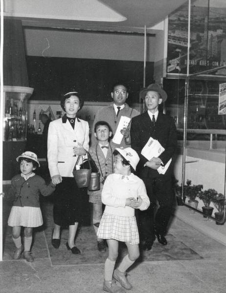 Fiera di Milano - Campionaria 1955 - Visitatori stranieri