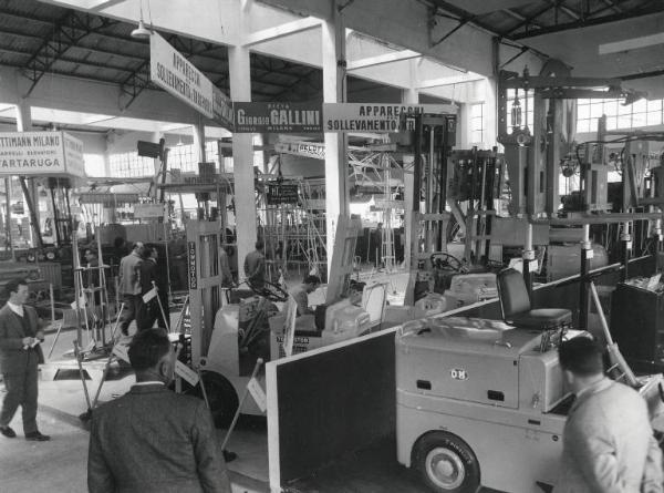 Fiera di Milano - Campionaria 1955 - Padiglione dei trasportatori industriali