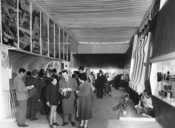 Fiera di Milano - Campionaria 1955 - Palazzo delle nazioni - Mostra ufficiale dell'Argentina