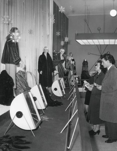 Fiera di Milano - Campionaria 1955 - Palazzo delle nazioni - Mostra ufficiale del Canada