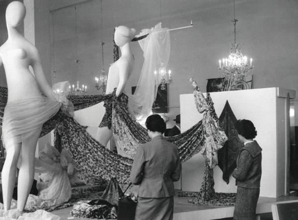 Fiera di Milano - Campionaria 1955 - Palazzo delle nazioni - Mostra ufficiale della Cecoslovacchia