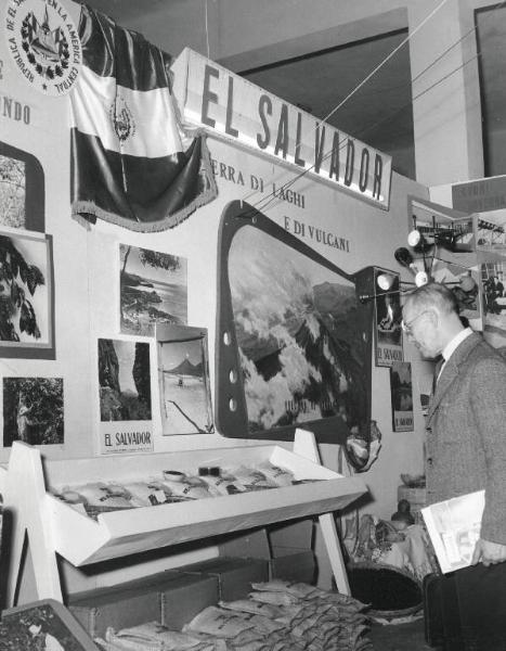 Fiera di Milano - Campionaria 1955 - Palazzo delle nazioni - Mostra ufficiale di El Salvador