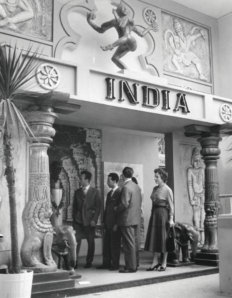 Fiera di Milano - Campionaria 1955 - Palazzo delle nazioni - Mostra ufficiale dell'India