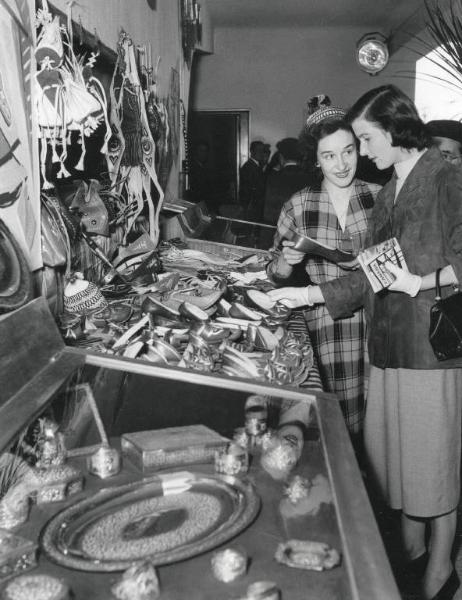 Fiera di Milano - Campionaria 1955 - Palazzo delle nazioni - Mostra ufficiale della Libia