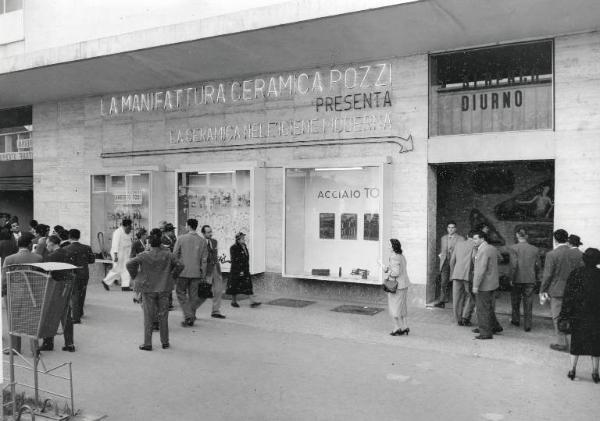 Fiera di Milano - Campionaria 1955 - Stand della Manifattura ceramica Pozzi