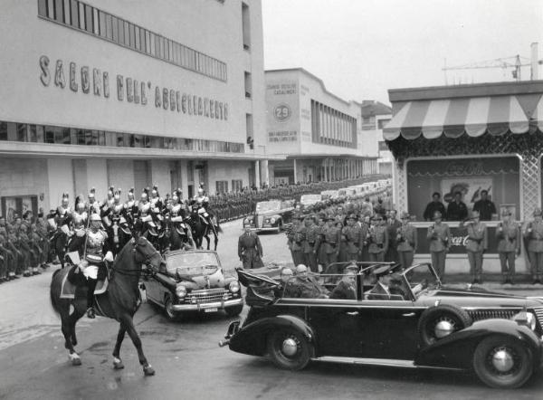 Fiera di Milano - Campionaria 1956 - Visita del presidente della Repubblica Giovanni Gronchi in occasione della inaugurazione