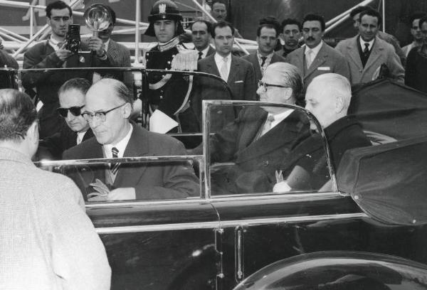 Fiera di Milano - Campionaria 1956 - Visita del presidente della Repubblica Giovanni Gronchi in occasione della inaugurazione