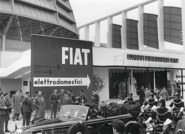 Fiera di Milano - Campionaria 1956 - Visita del presidente della Repubblica Giovanni Gronchi in occasione della inaugurazione