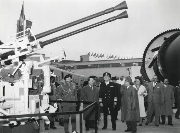 Fiera di Milano - Campionaria 1956 - Visita dell'ammiraglio William M. Fechteler