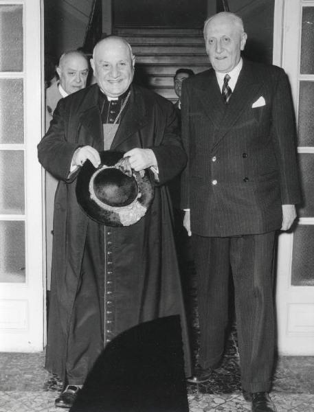 Fiera di Milano - Campionaria 1956 - Visita del patriarca di Venezia Angelo Giuseppe Roncalli (poi, Papa Giovanni XXIII)