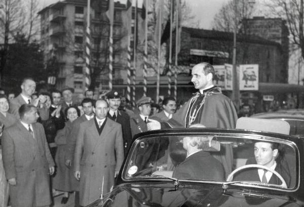 Fiera di Milano - Campionaria 1956 - Visita dell'arcivescovo di Milano Giovanni Battista Montini (poi, Papa Paolo VI)