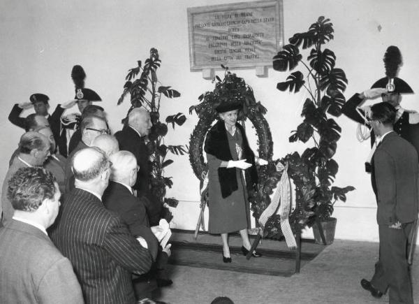 Fiera di Milano - Campionaria 1956 - Visita dell'ambasciatrice americana Clare Boothe Luce