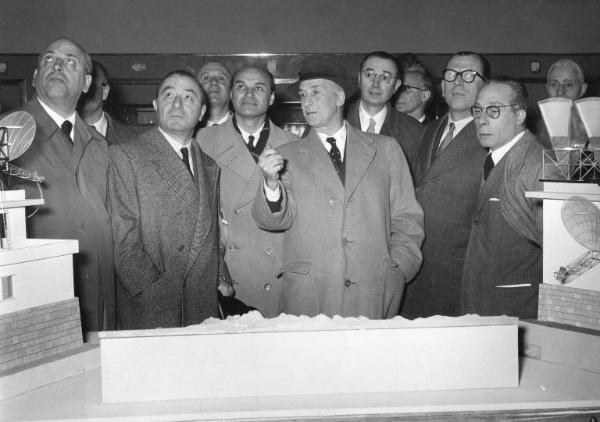 Fiera di Milano - Campionaria 1956 - Visita del comitato di presidenza di Confindustria