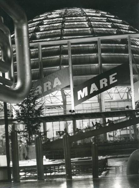 Fiera di Milano - Campionaria 1956 - Padiglione della Fiat - Veduta esterna