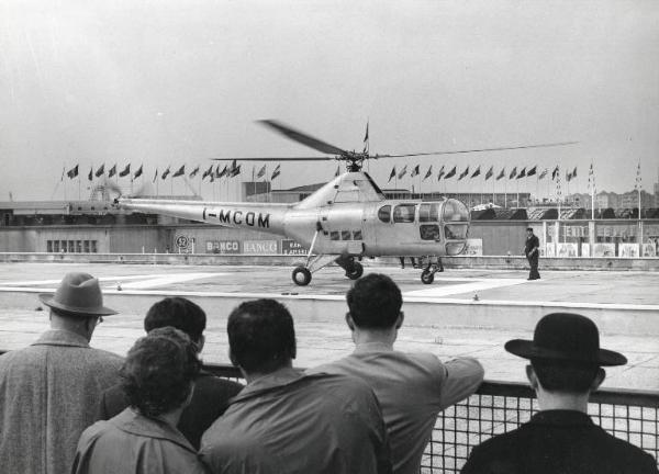 Fiera di Milano - Campionaria 1956 - Mostra del volo verticale - Elicottero