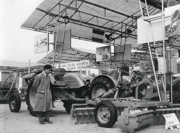 Fiera di Milano - Campionaria 1956 - Settore della meccanica agricola